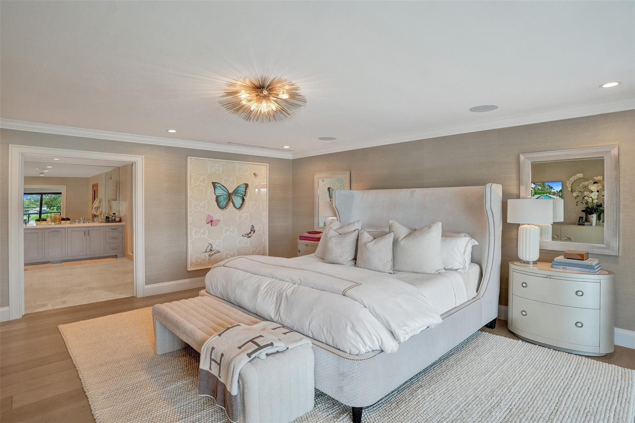3 Cayuga Rd