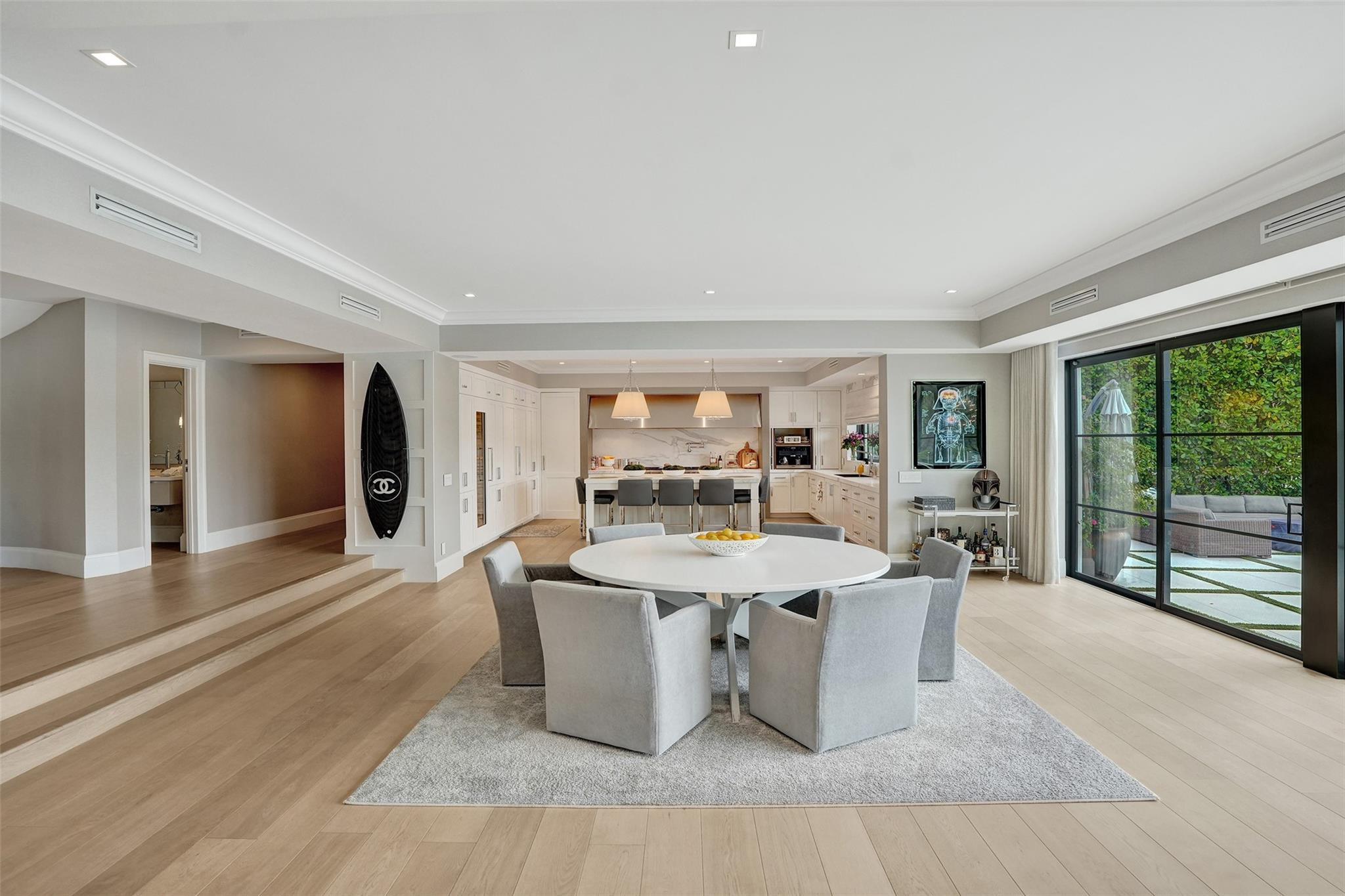 3 Cayuga Rd