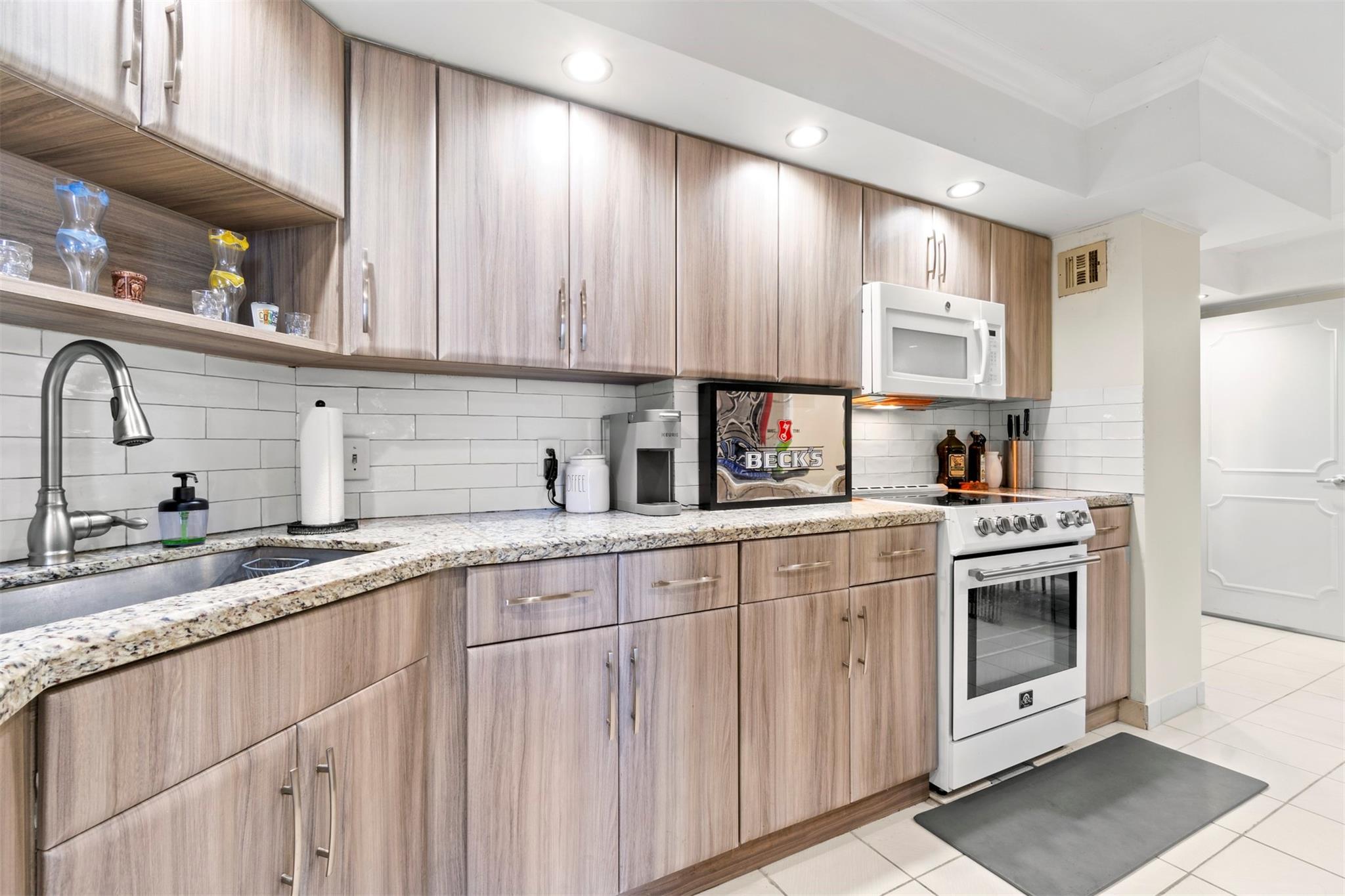 111 N Pompano Beach Blvd PH3