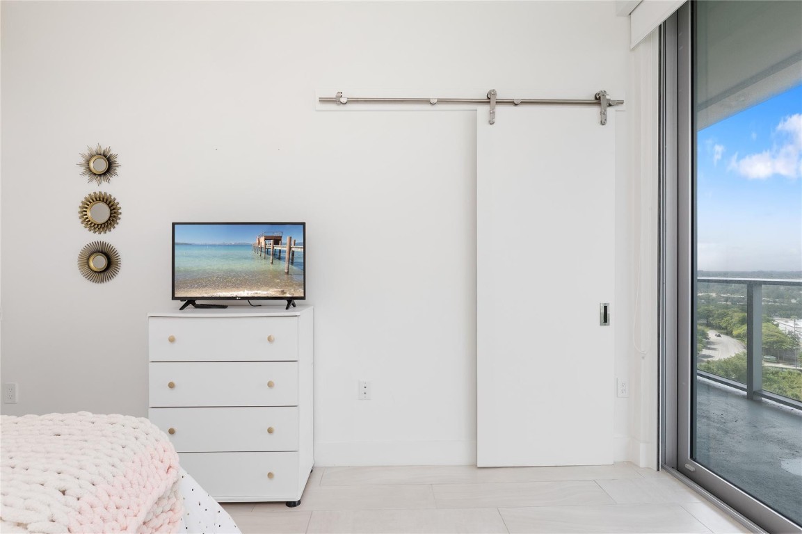 2000 Metropica Way 1208