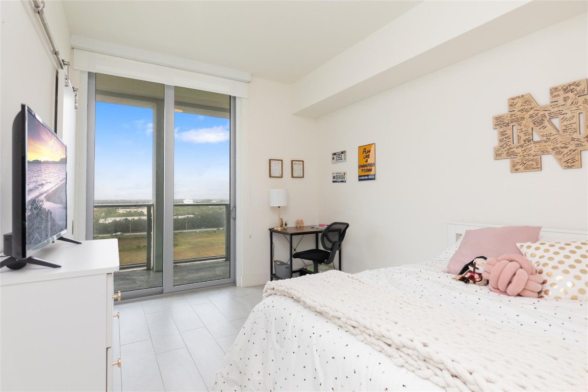 2000 Metropica Way 1208