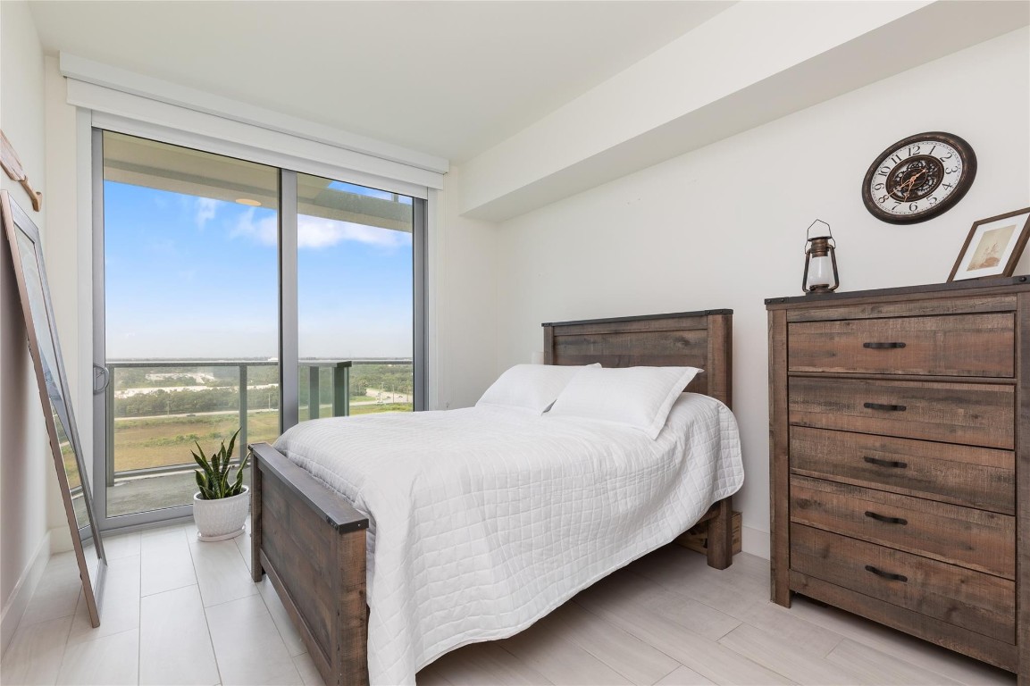 2000 Metropica Way 1208