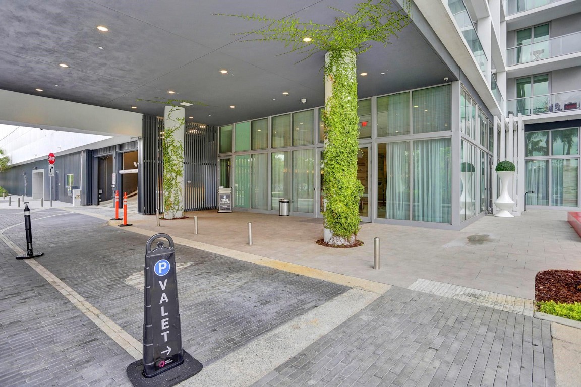 2000 Metropica Way 1208