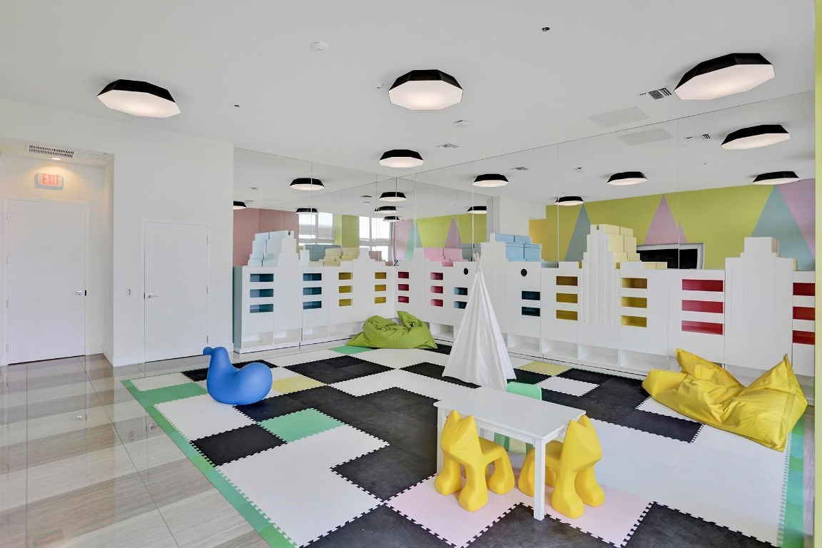 2000 Metropica Way 1208