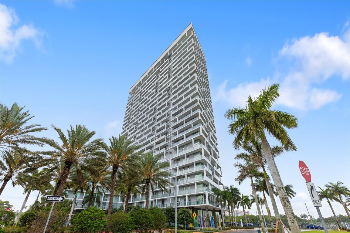 2000 Metropica Way 1208