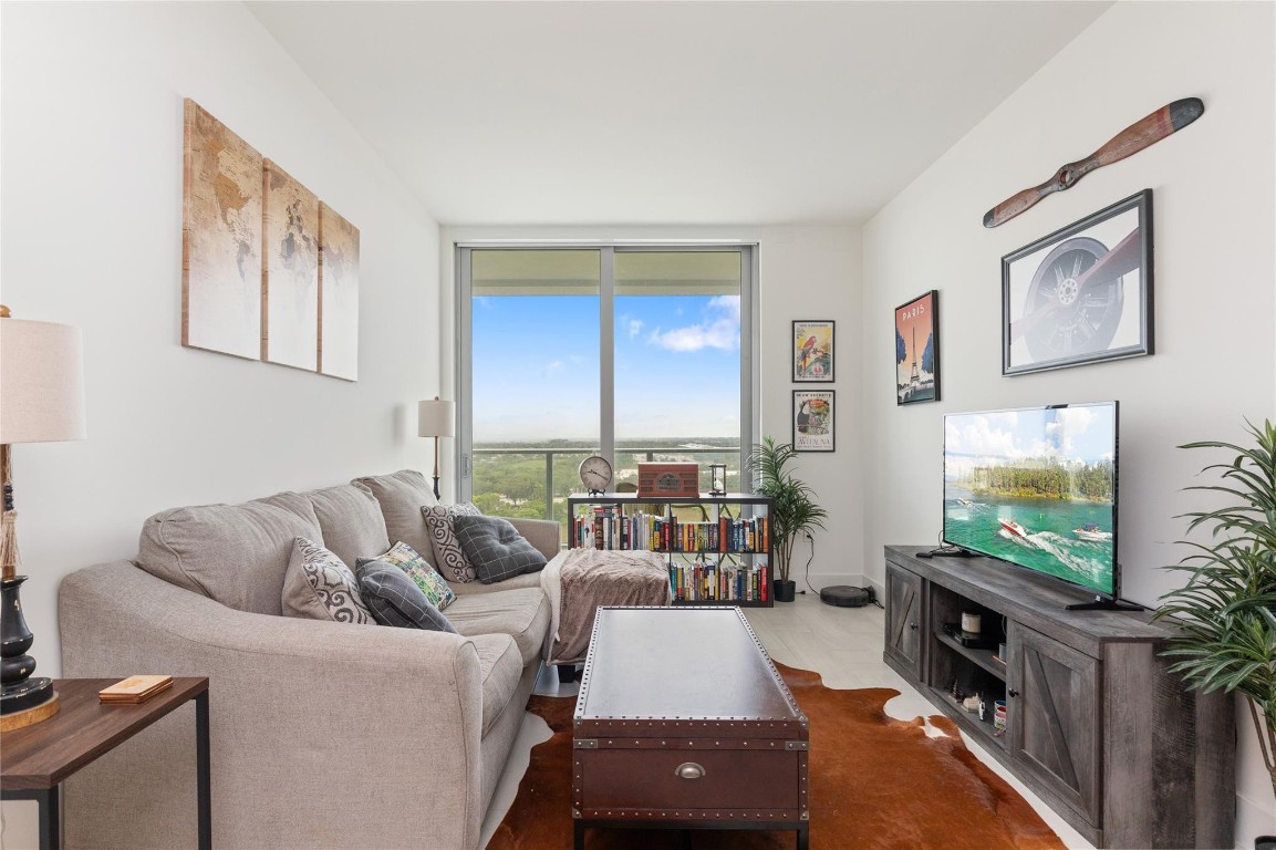 2000 Metropica Way 1208