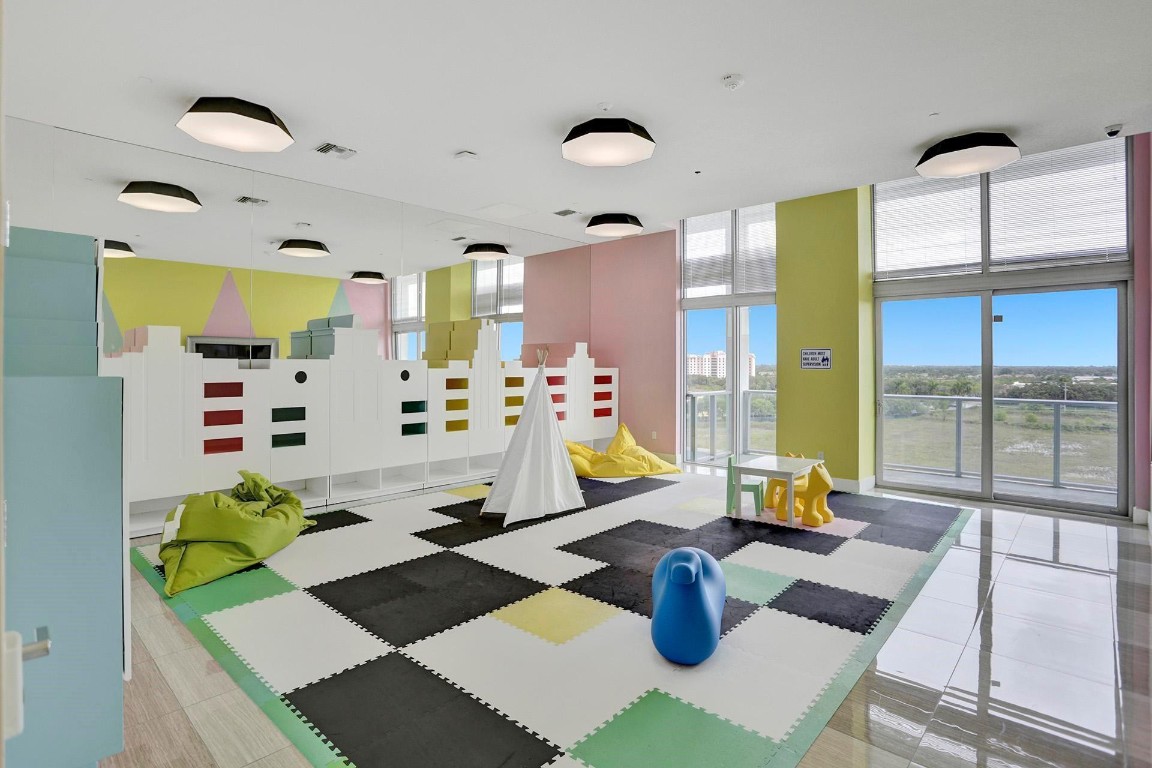 2000 Metropica Way 1208