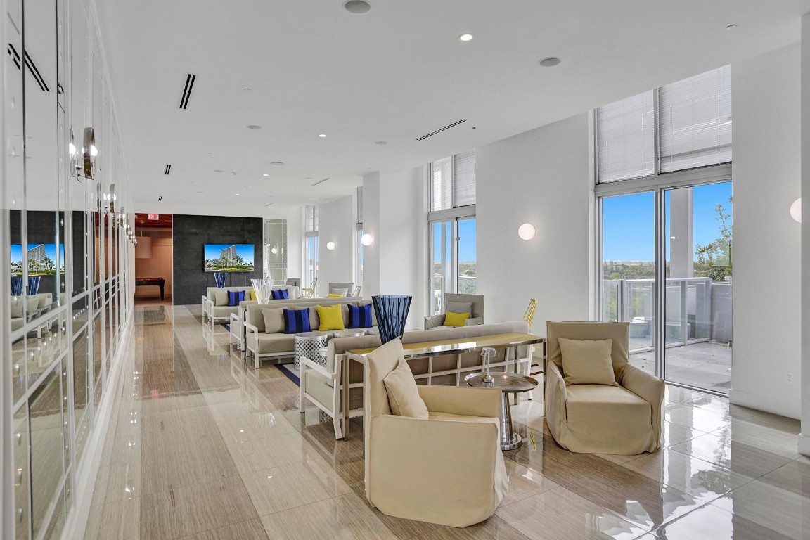 2000 Metropica Way 1208