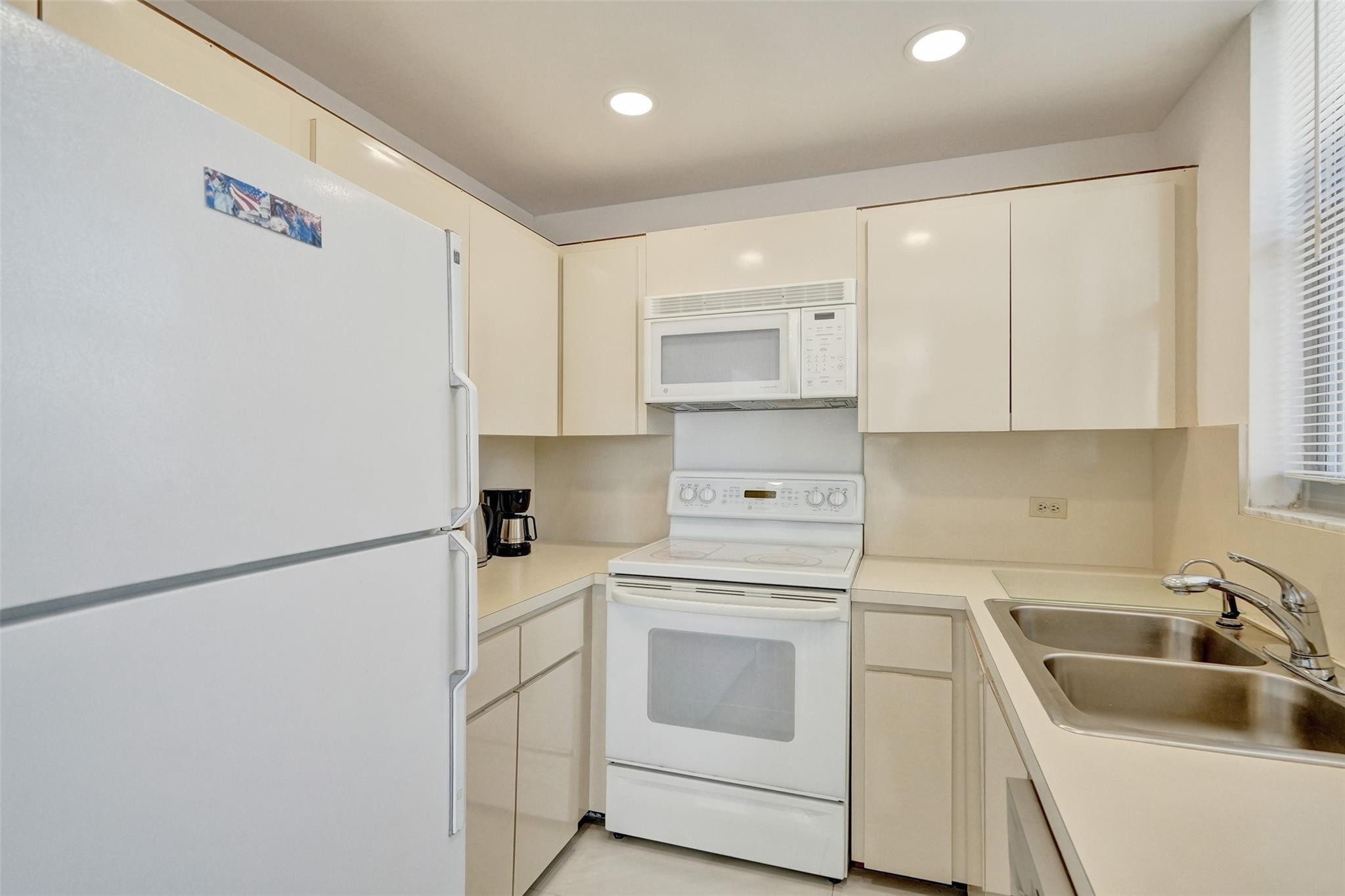 1010 S Ocean Blvd 1811