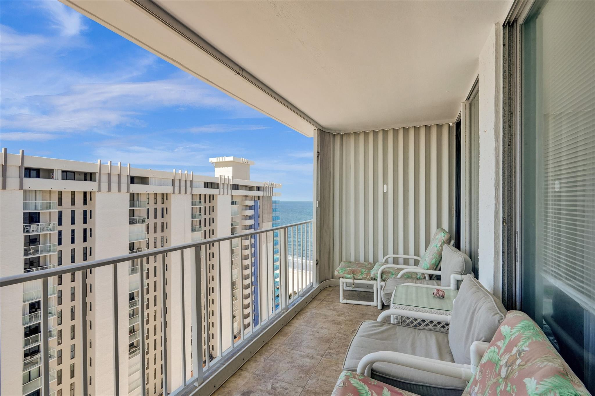 1010 S Ocean Blvd 1811