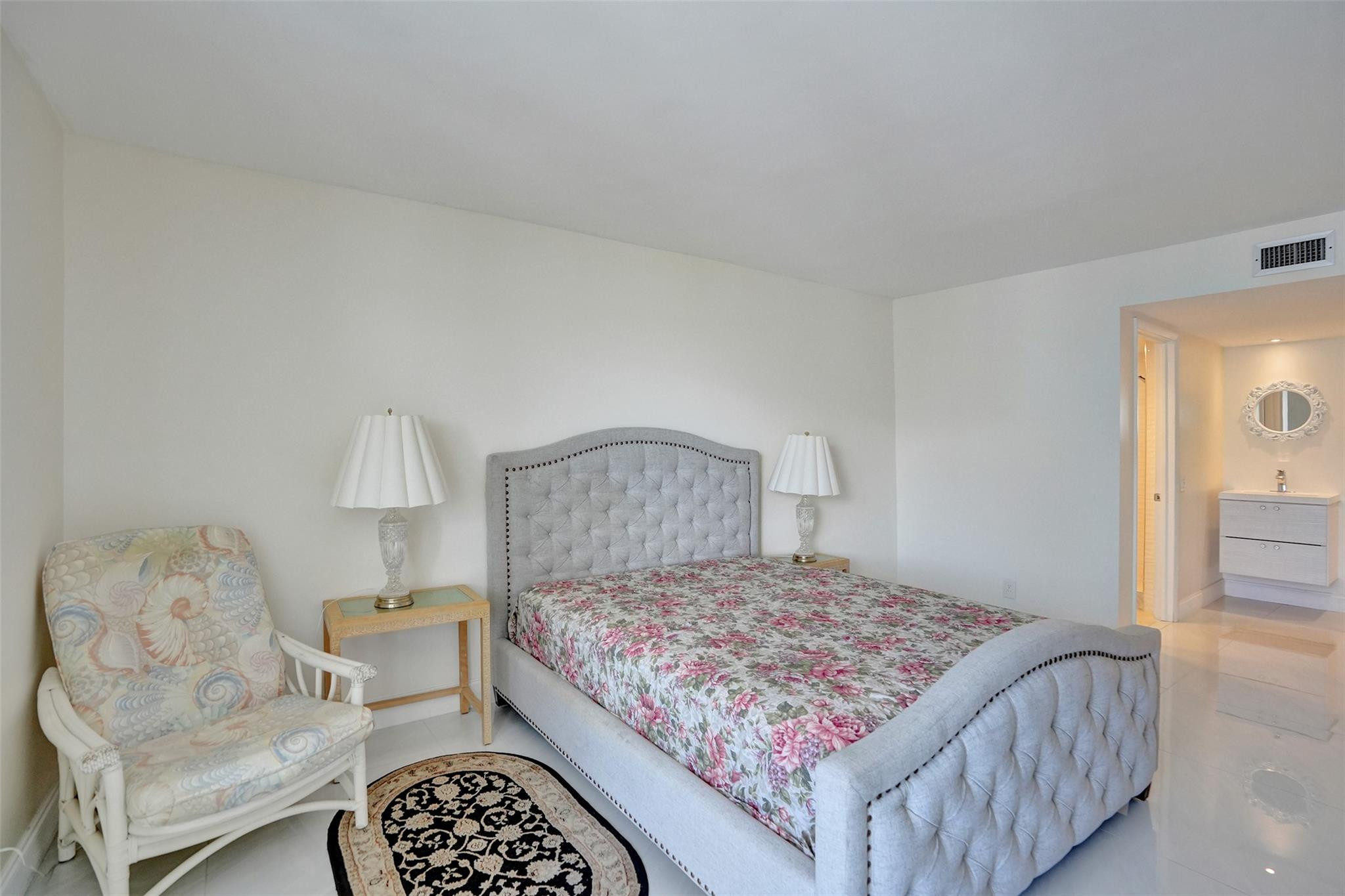 1010 S Ocean Blvd 1811