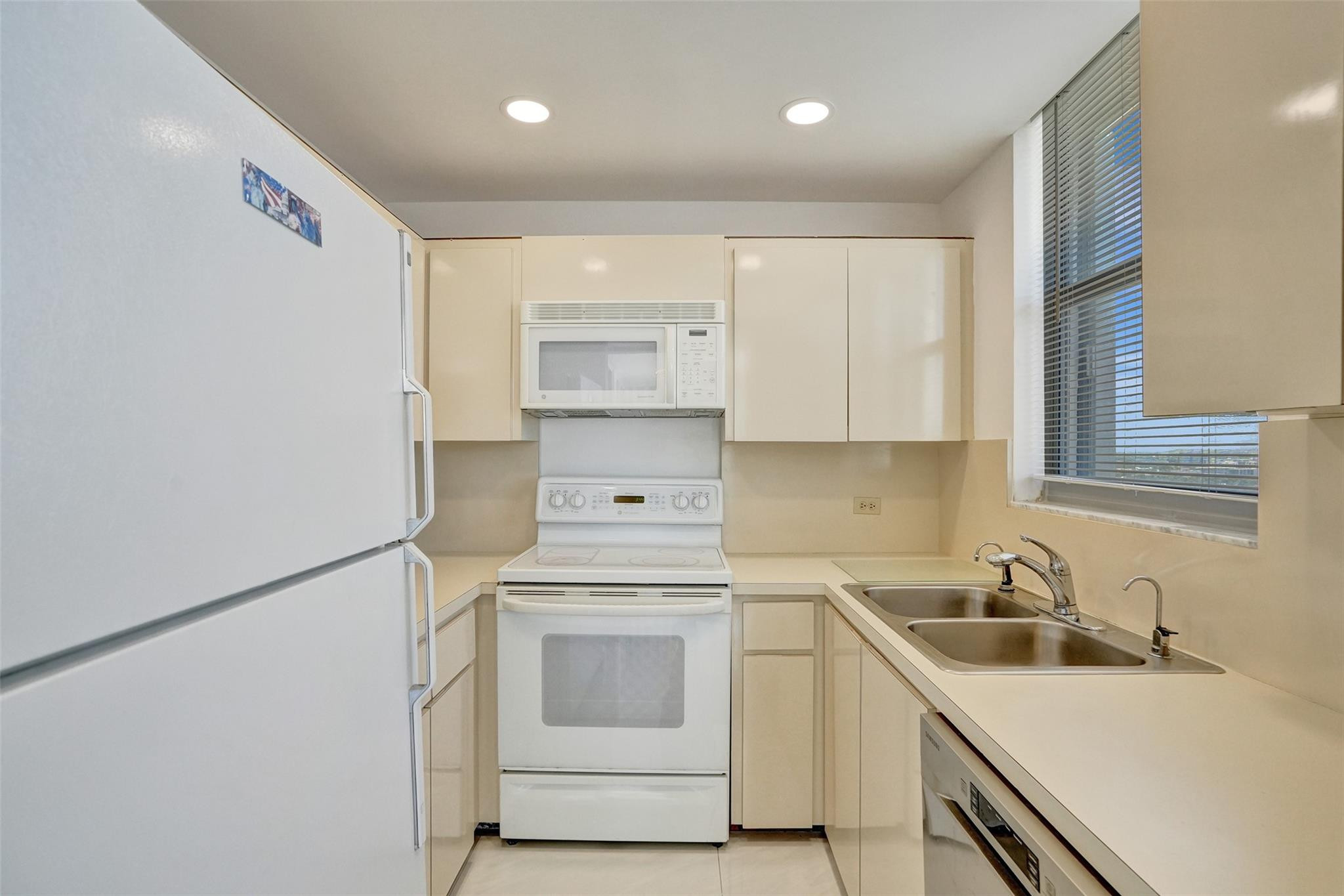 1010 S Ocean Blvd 1811