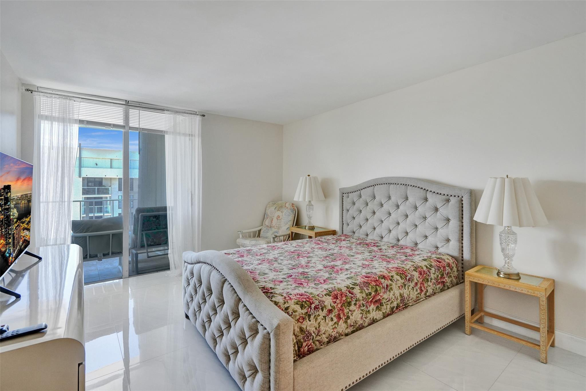 1010 S Ocean Blvd 1811