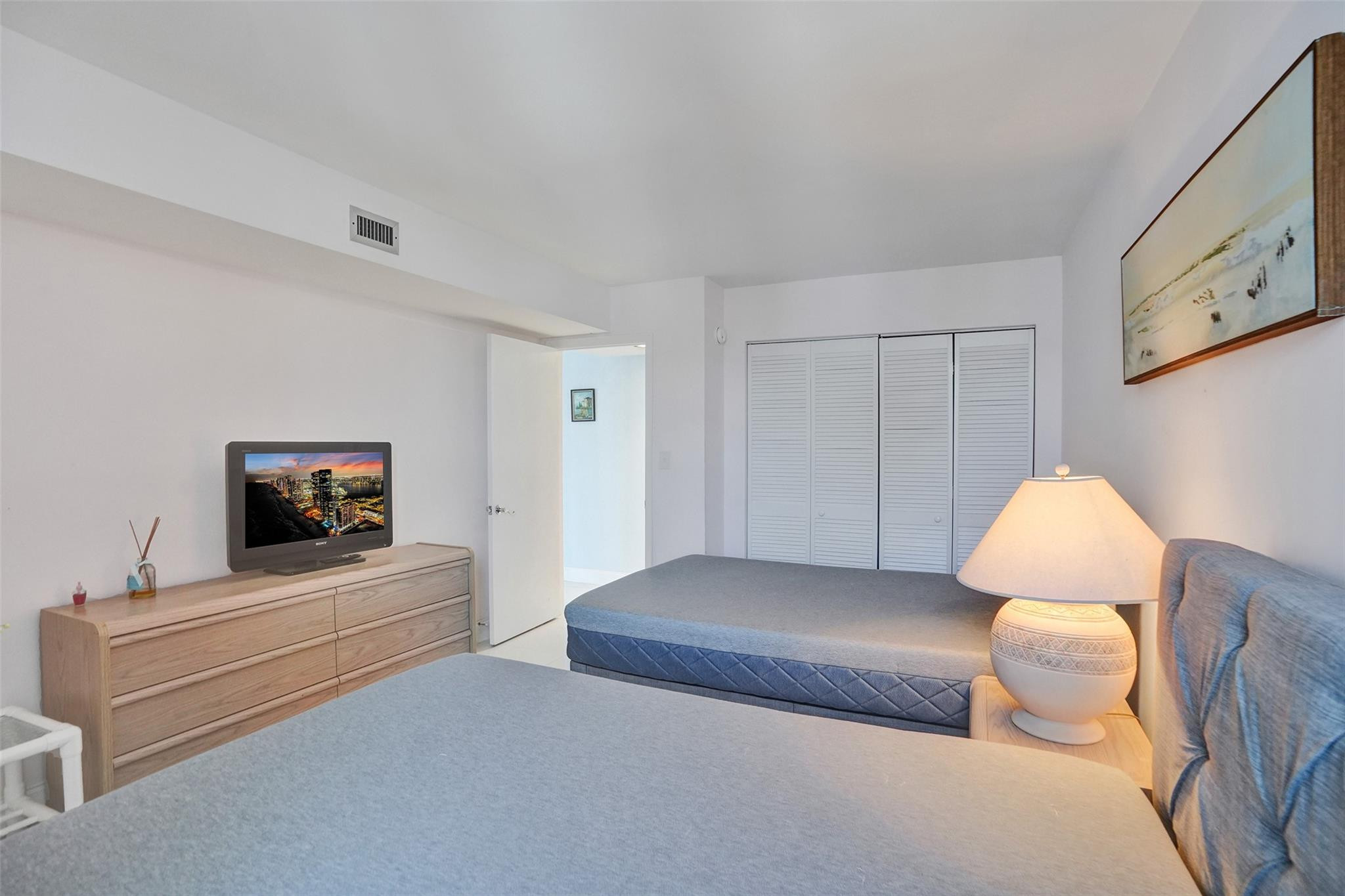 1010 S Ocean Blvd 1811