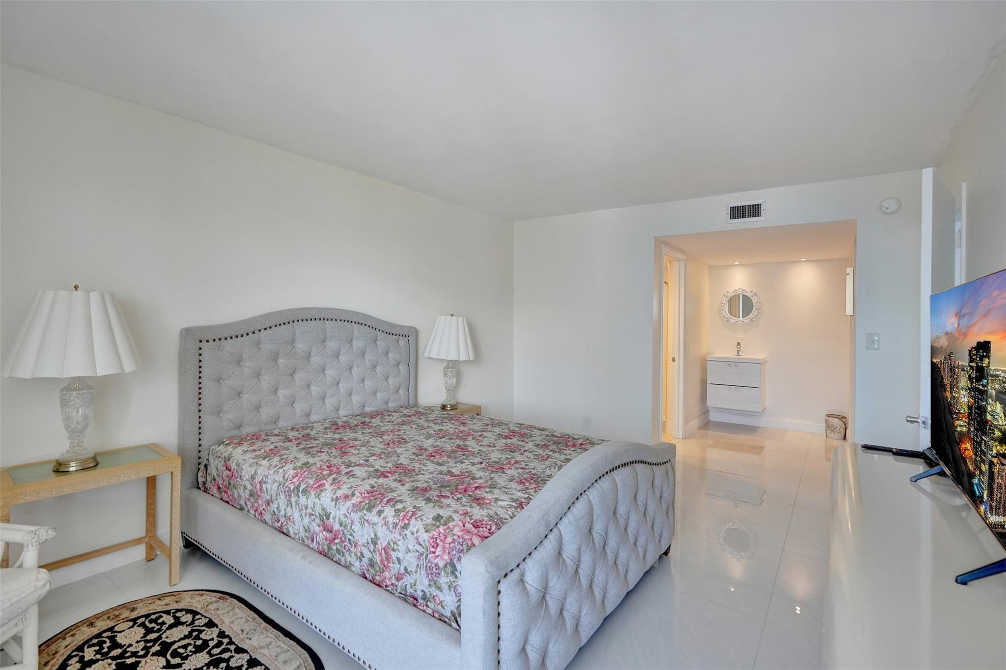 1010 S Ocean Blvd 1811