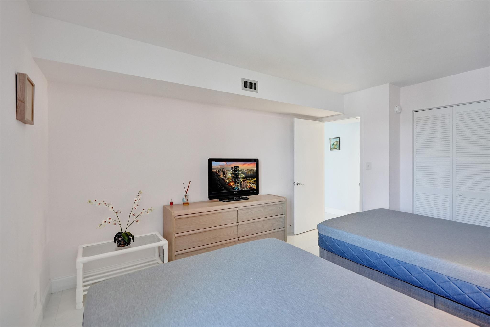 1010 S Ocean Blvd 1811