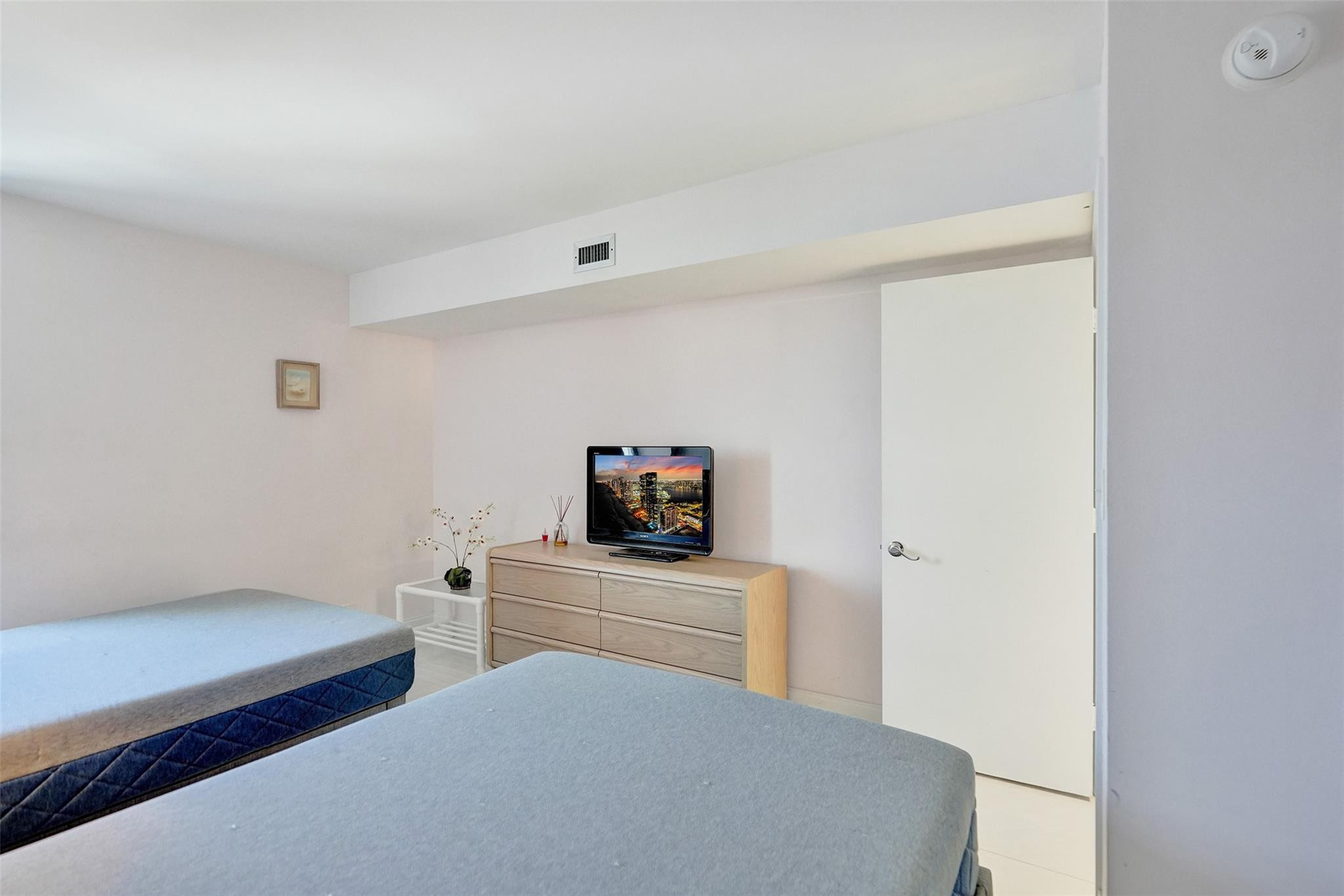 1010 S Ocean Blvd 1811