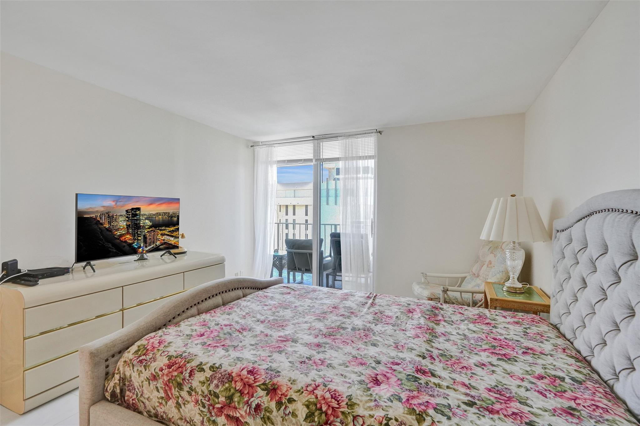 1010 S Ocean Blvd 1811