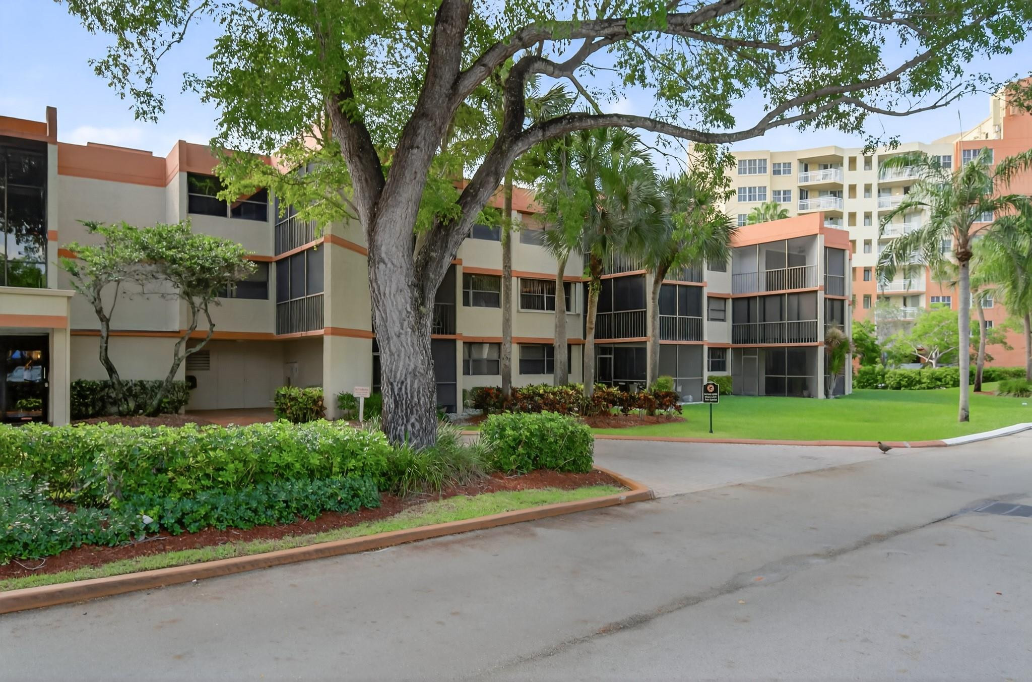 16475 Golf Club Road 110, Weston Unit: 110