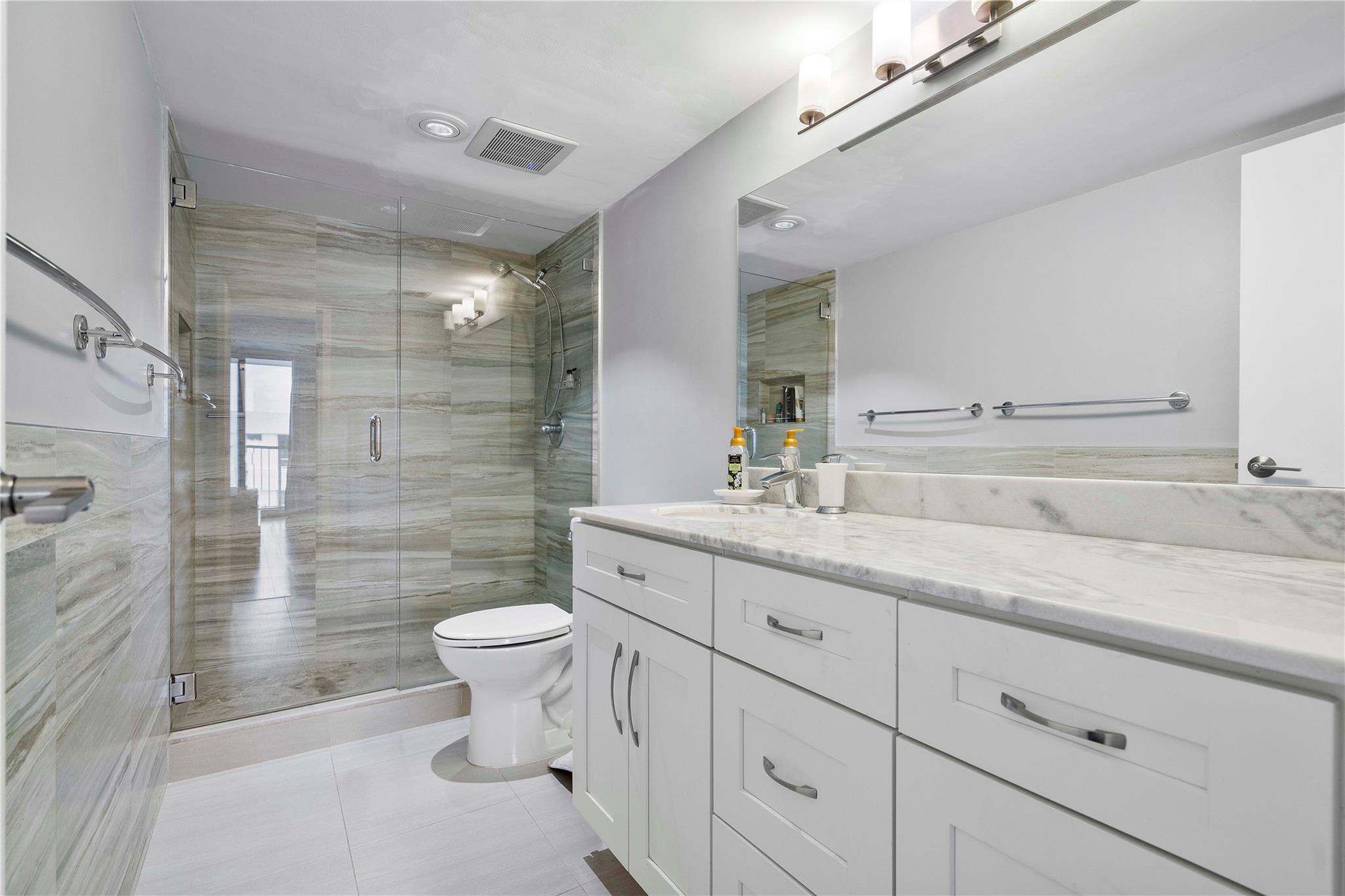 1160 N Federal Hwy 1020