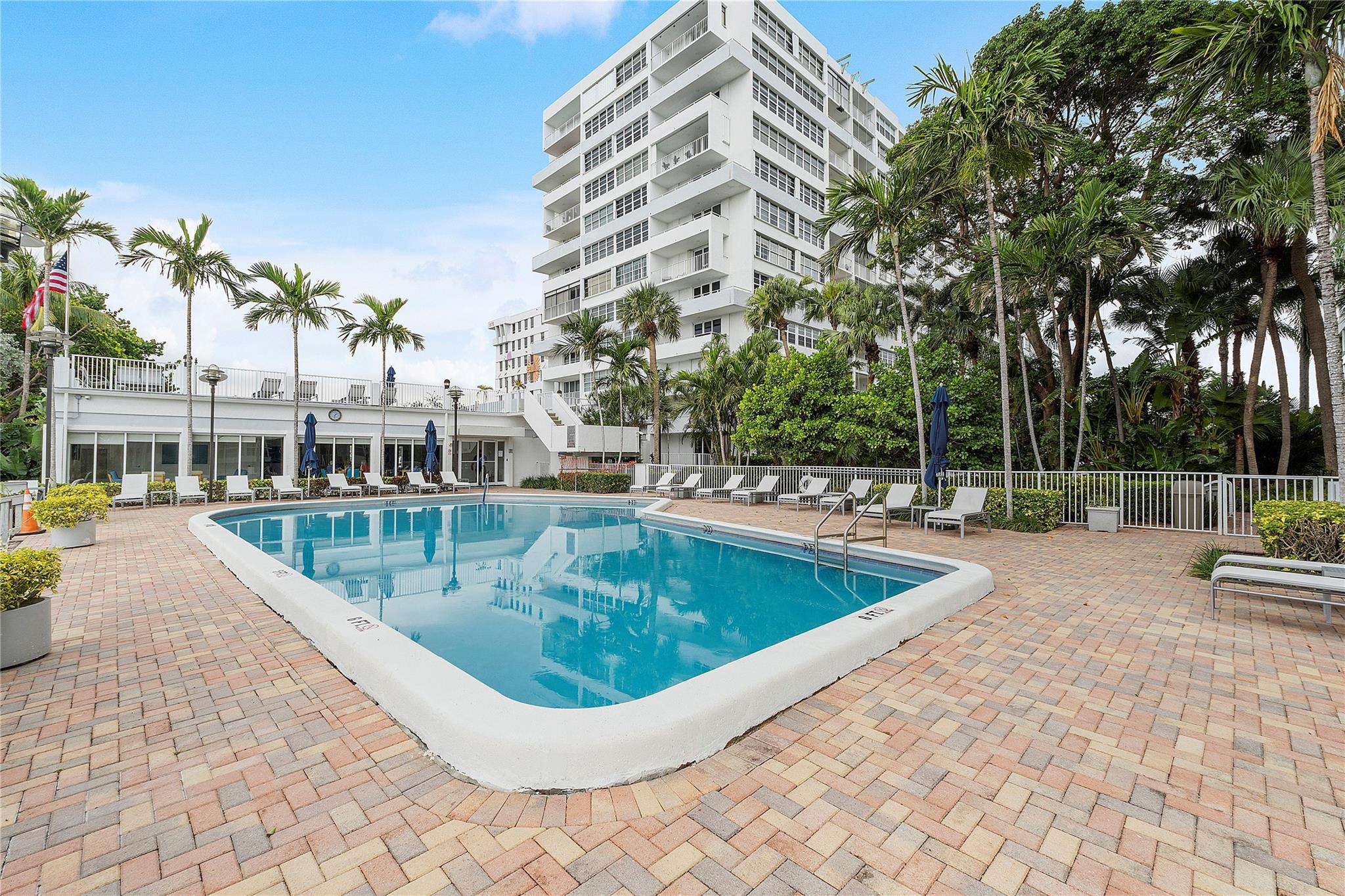 1160 N Federal Hwy 1020