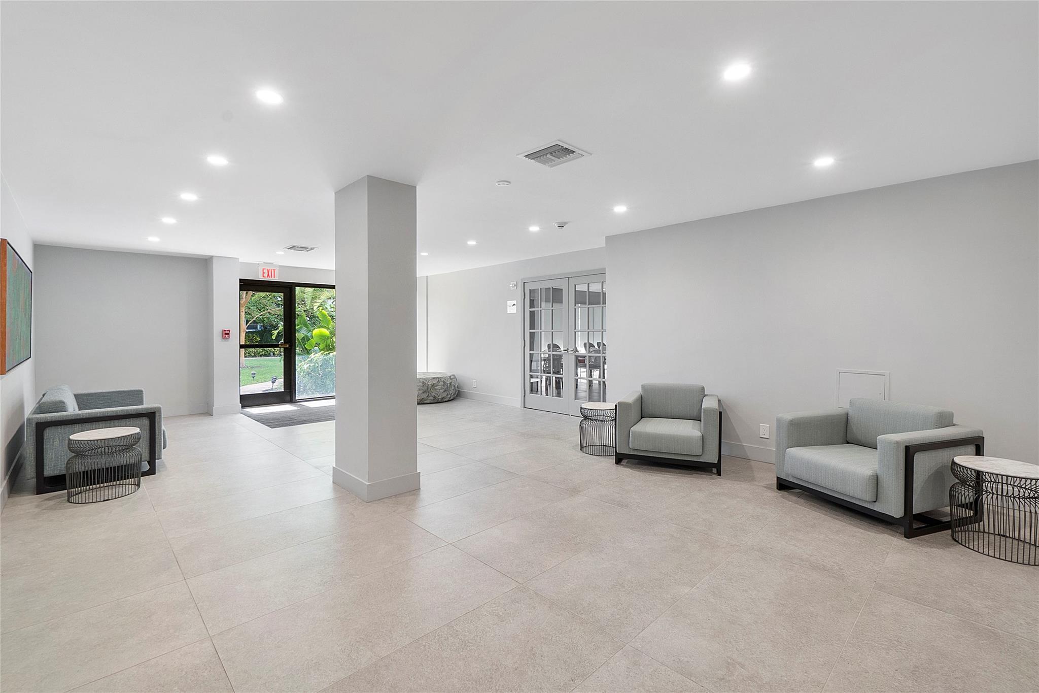 1160 N Federal Hwy 1020