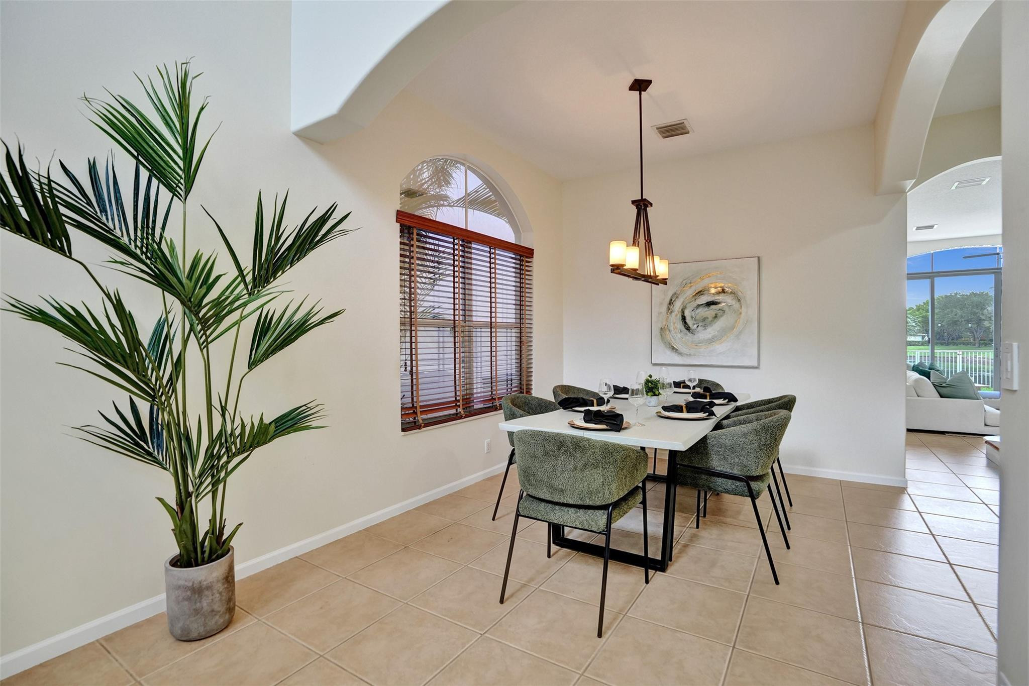 4283 S Magnolia Cir
