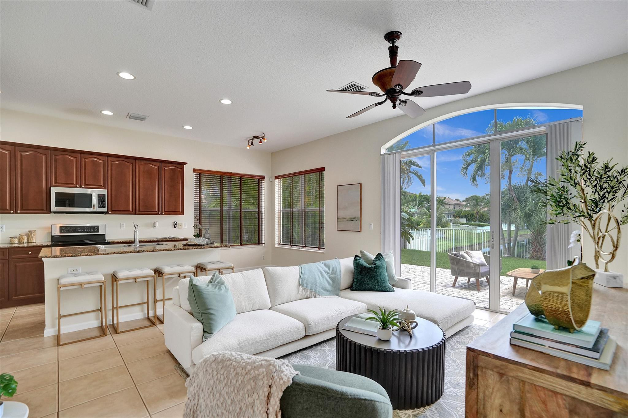4283 S Magnolia Cir