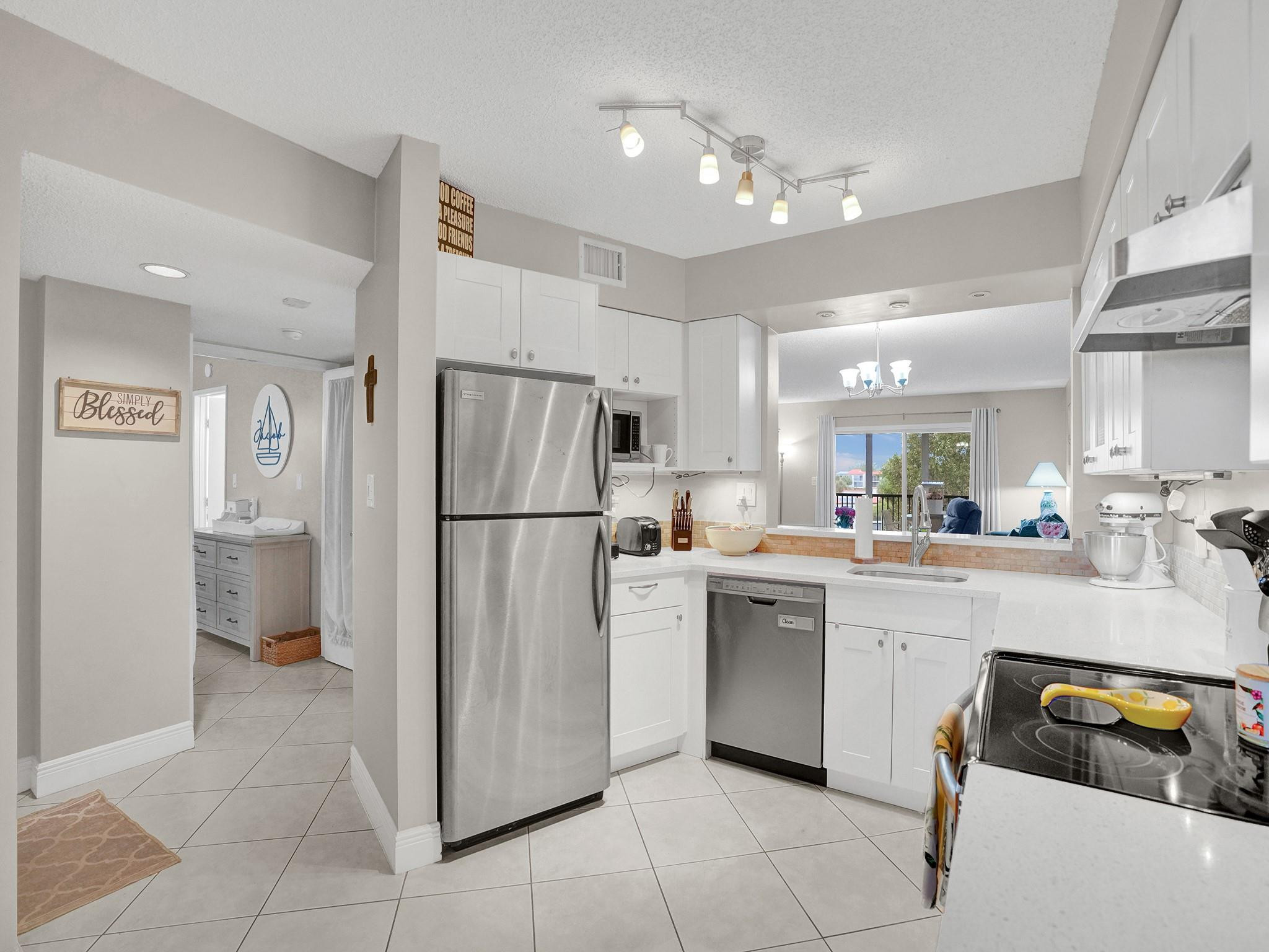 2208 S Cypress Bend Dr 401