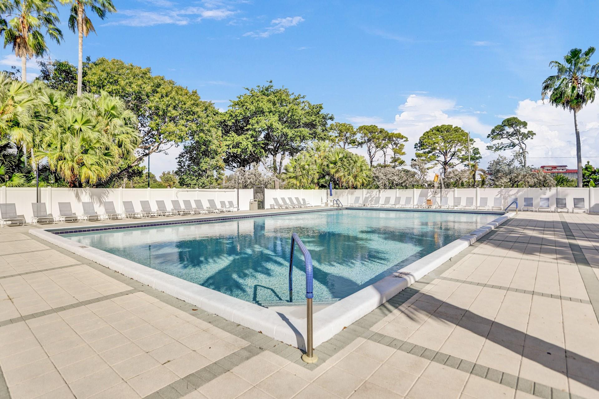 2208 S Cypress Bend Dr 401