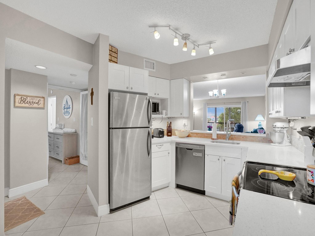 2208 S Cypress Bend Dr 401