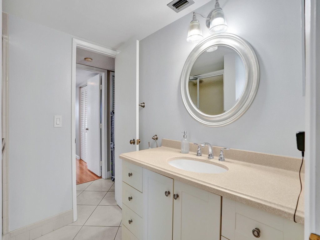 2208 S Cypress Bend Dr 401