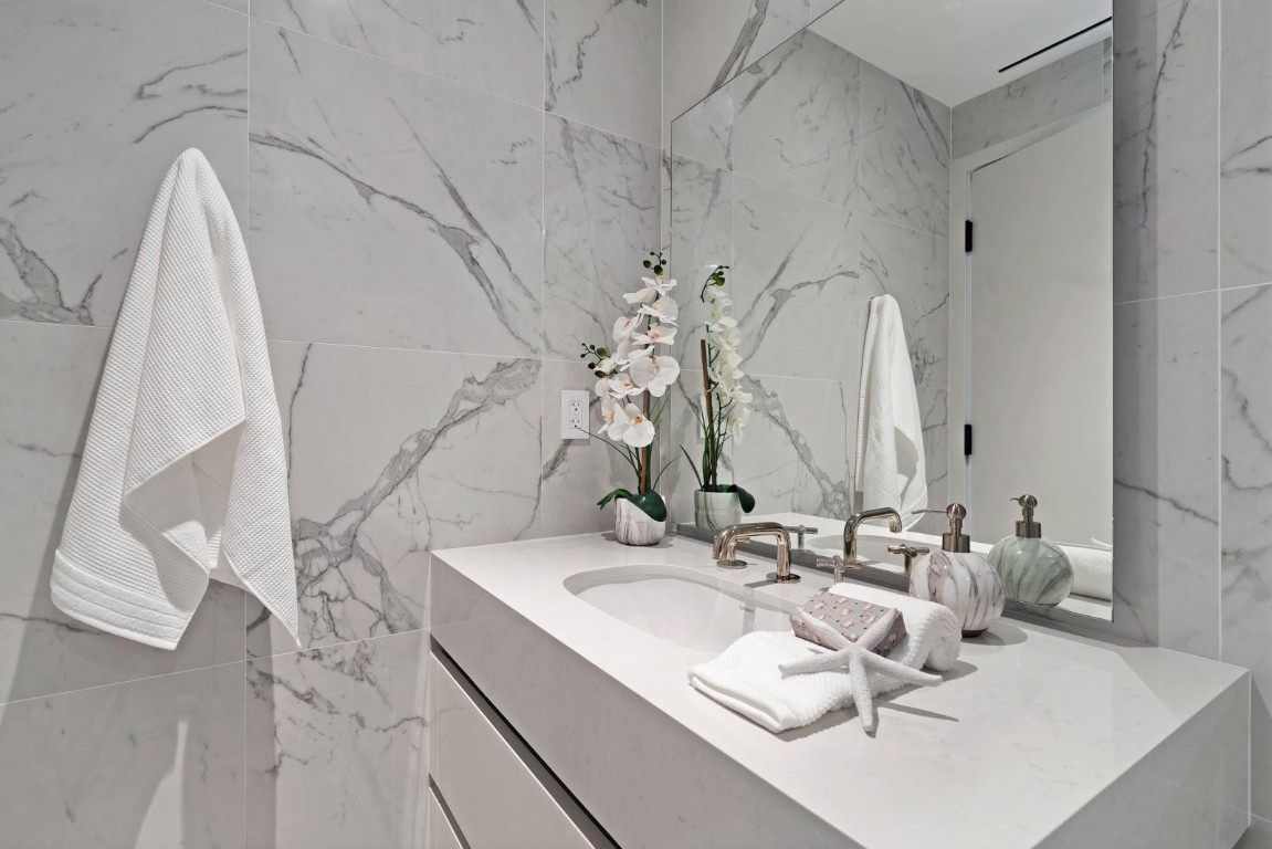 525 N Fort Lauderdale Beach Blvd 803