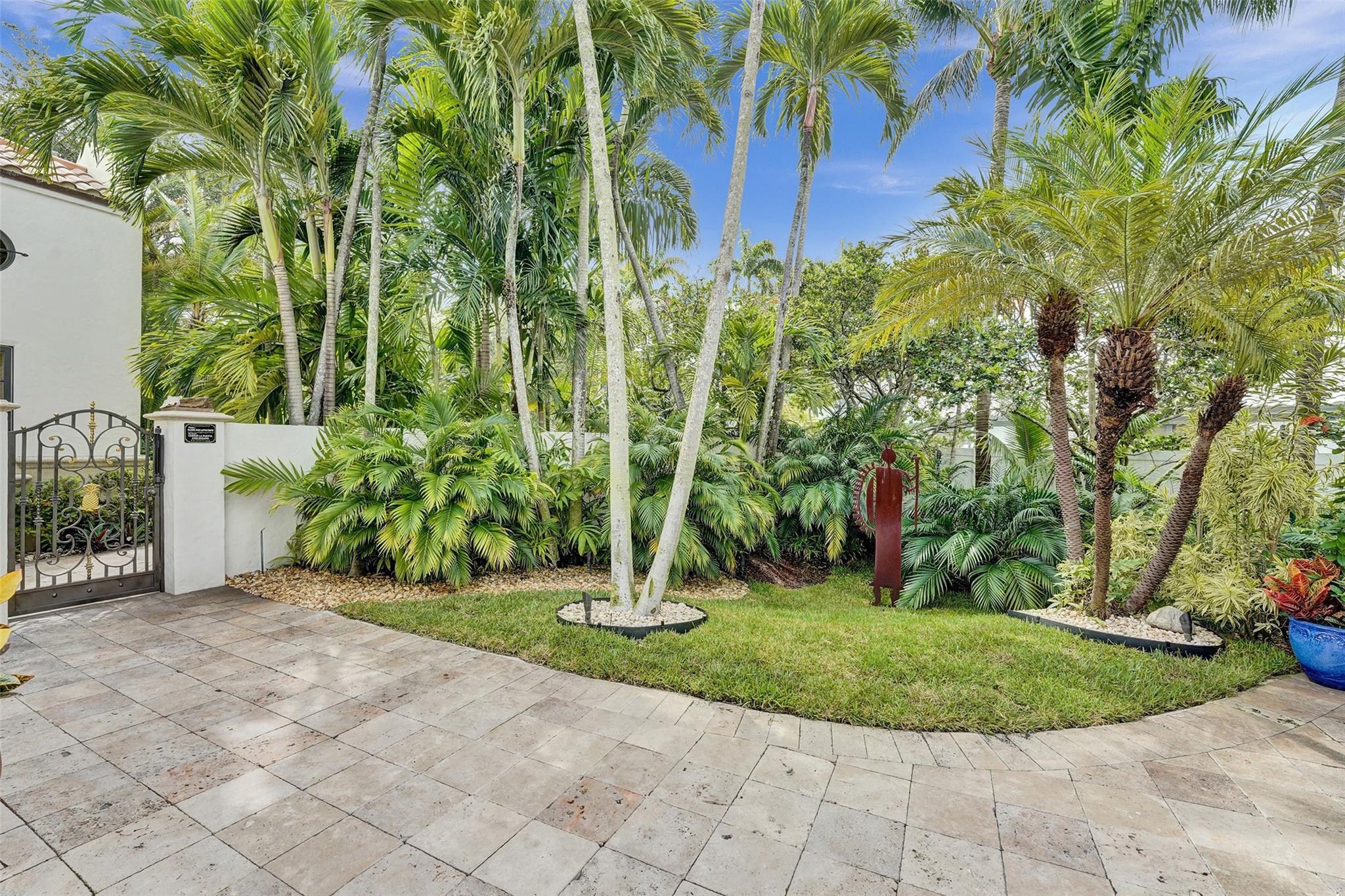 2321 SW 26th Ave