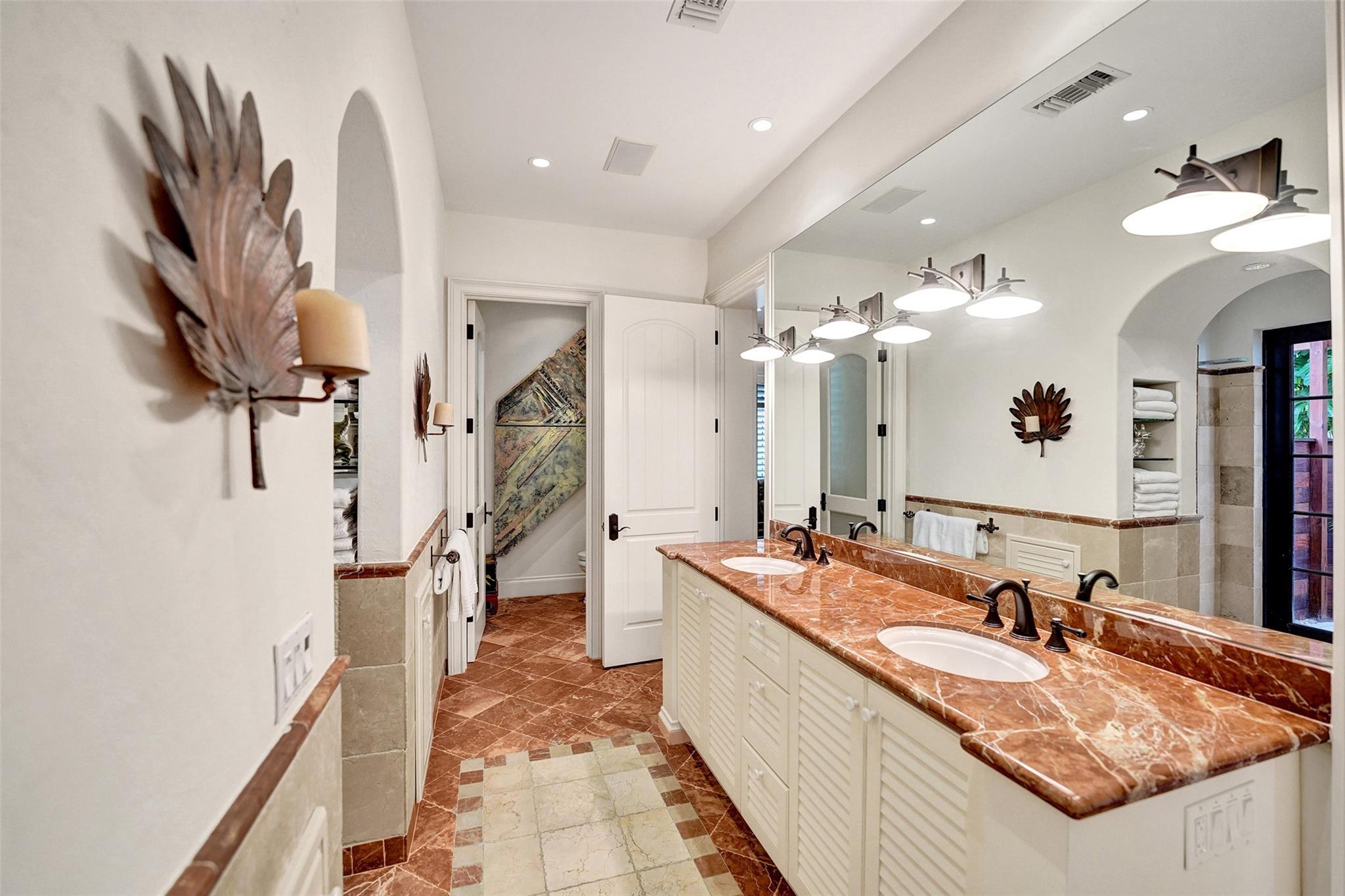 2321 SW 26th Ave