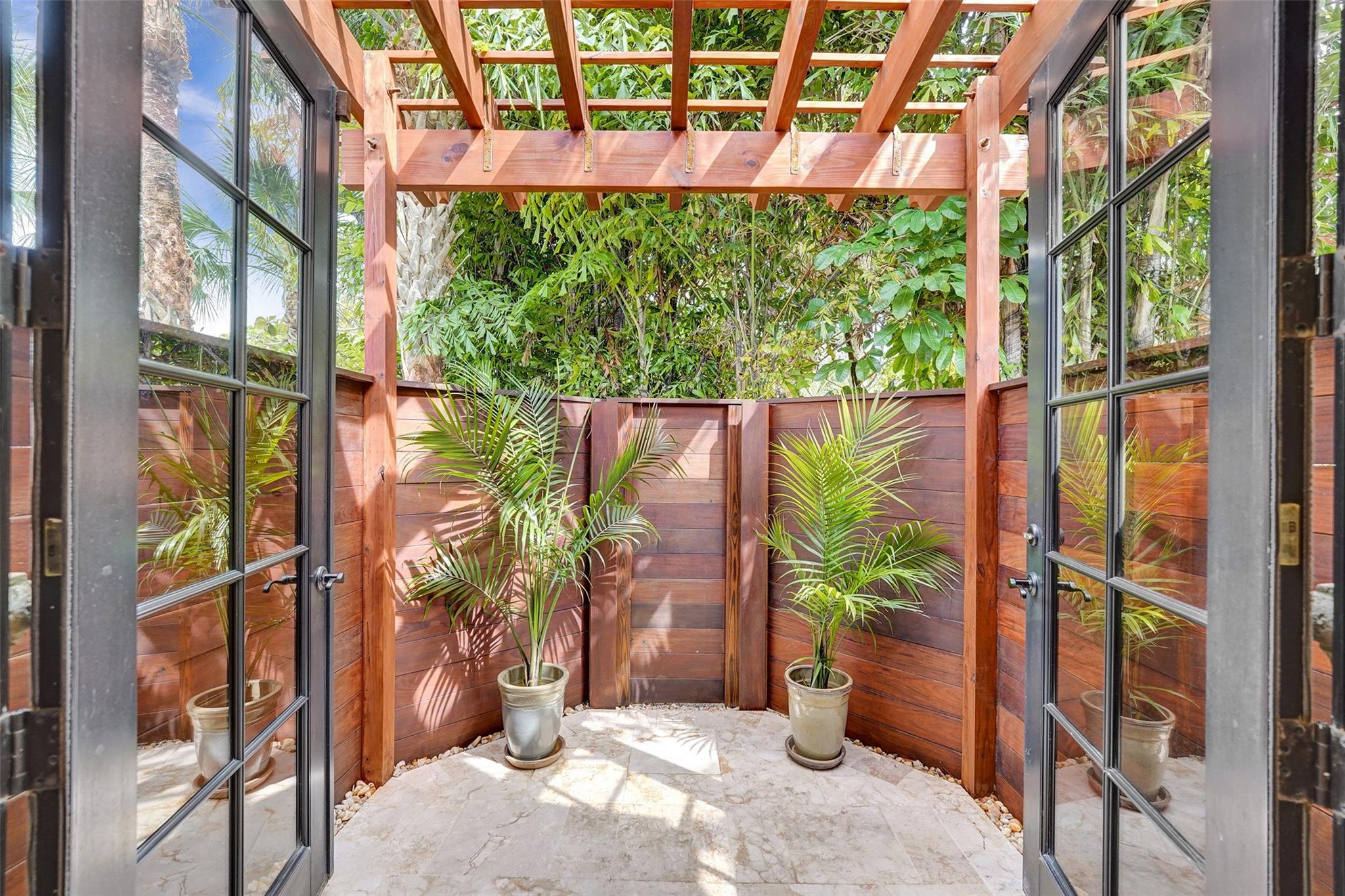 2321 SW 26th Ave