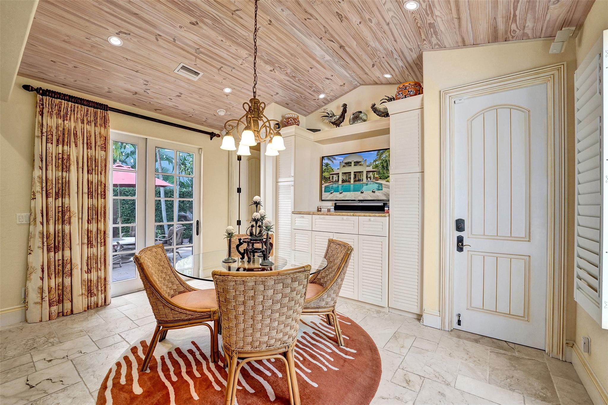 2321 SW 26th Ave