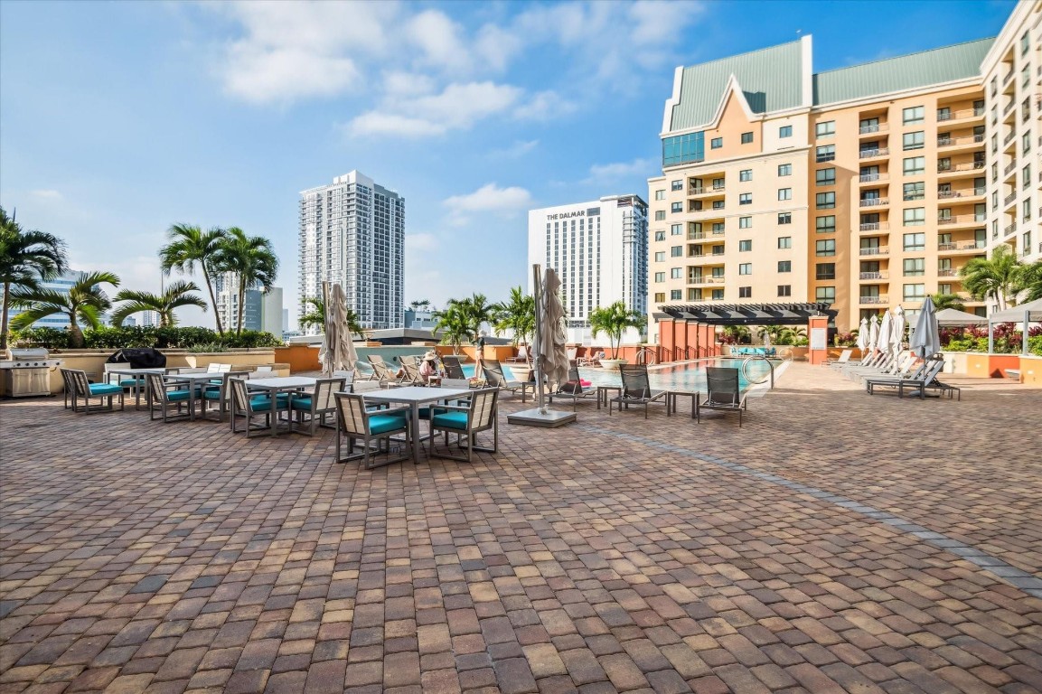 110 N Federal Hwy 807