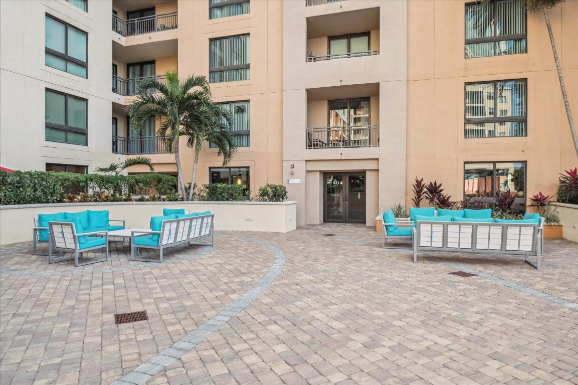 110 N Federal Hwy 807