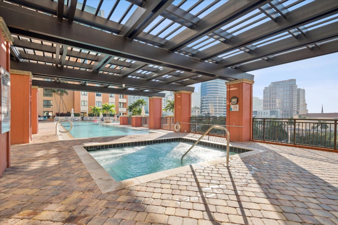 110 N Federal Hwy 807