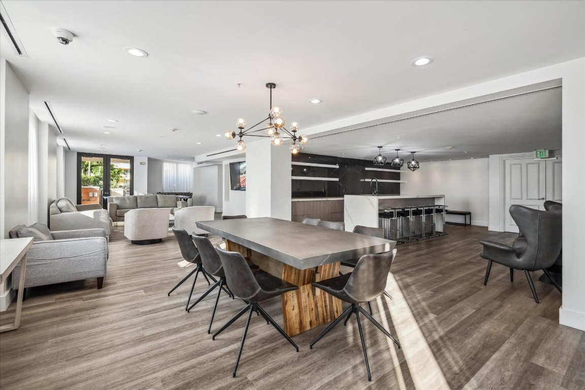 110 N Federal Hwy 807