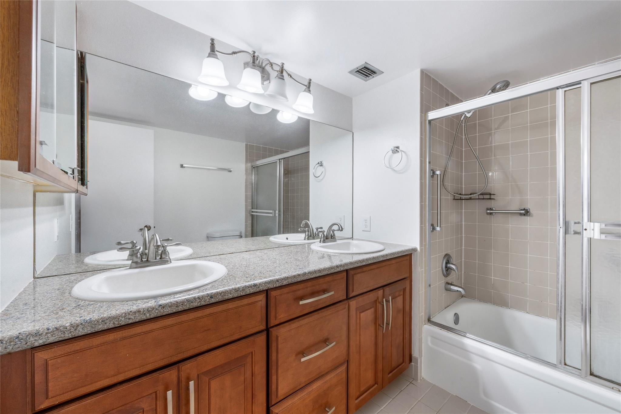 3150 W Rolling Hills Cir 210