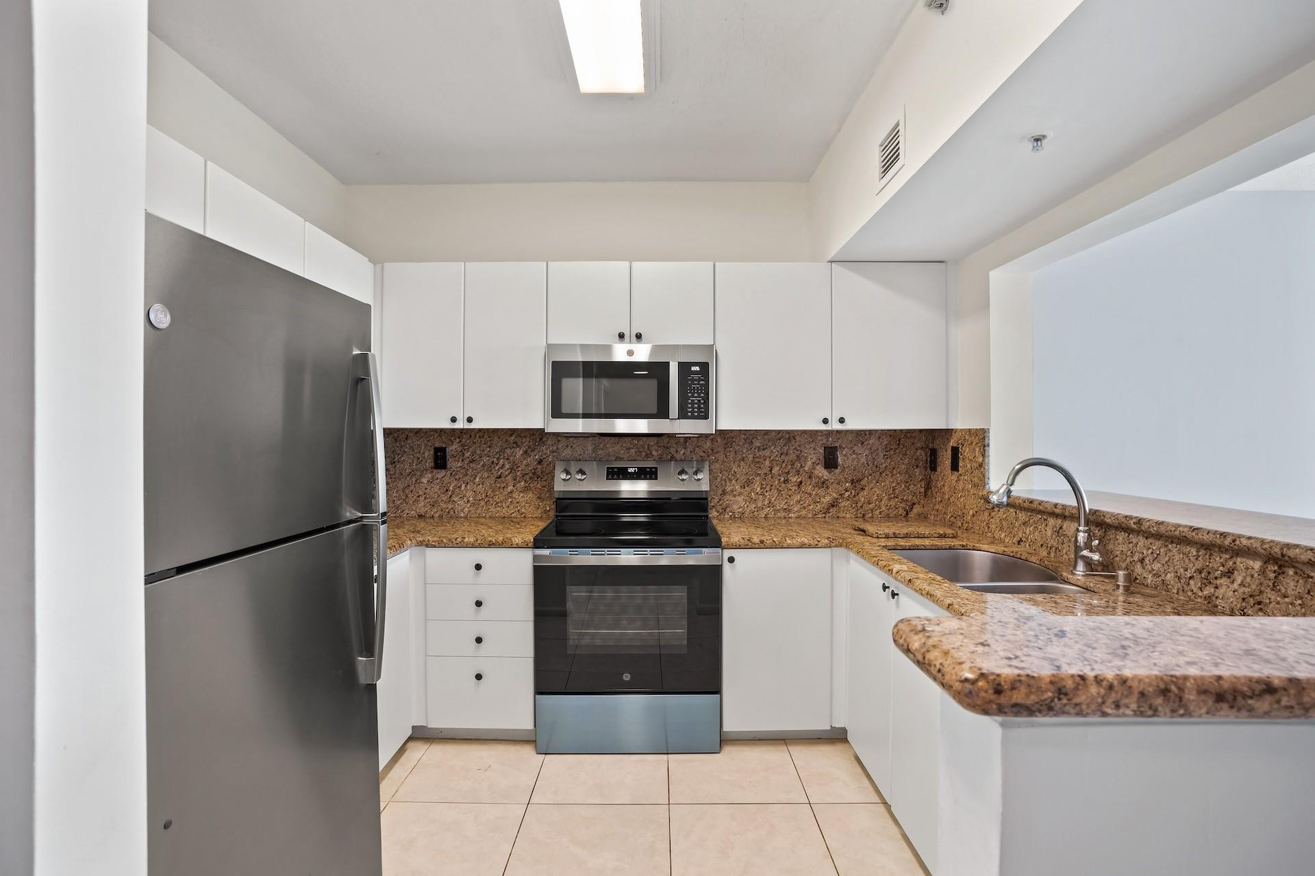 3020 NE 32nd Ave 810