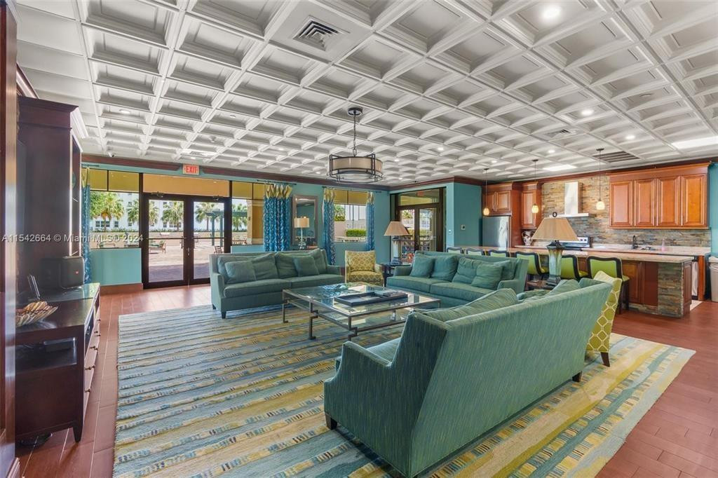 3020 NE 32nd Ave 810