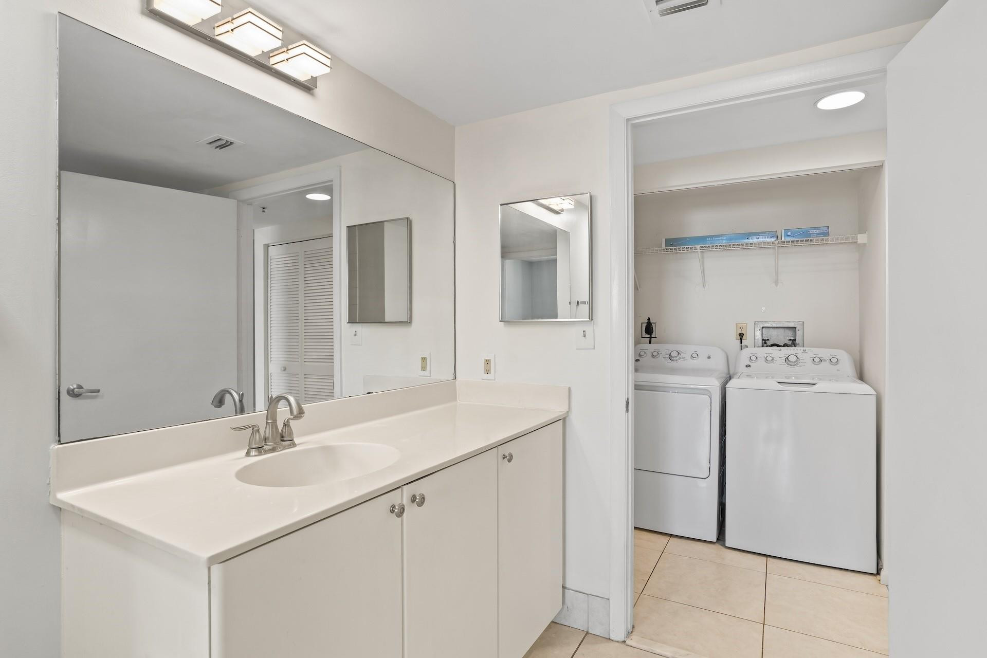 3020 NE 32nd Ave 810