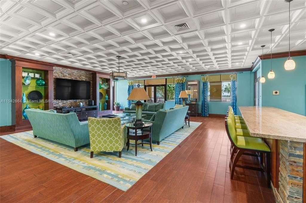 3020 NE 32nd Ave 810