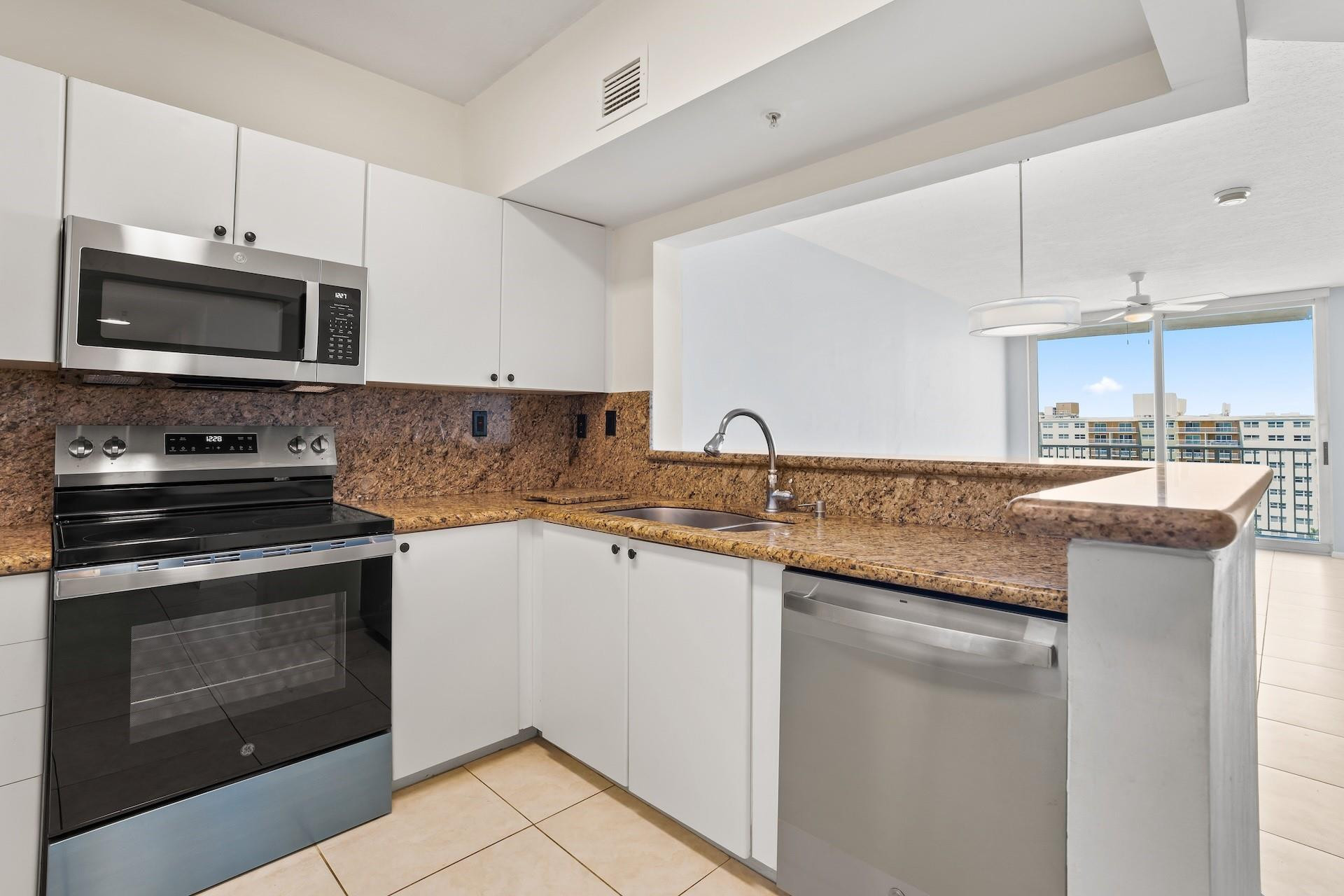 3020 NE 32nd Ave 810