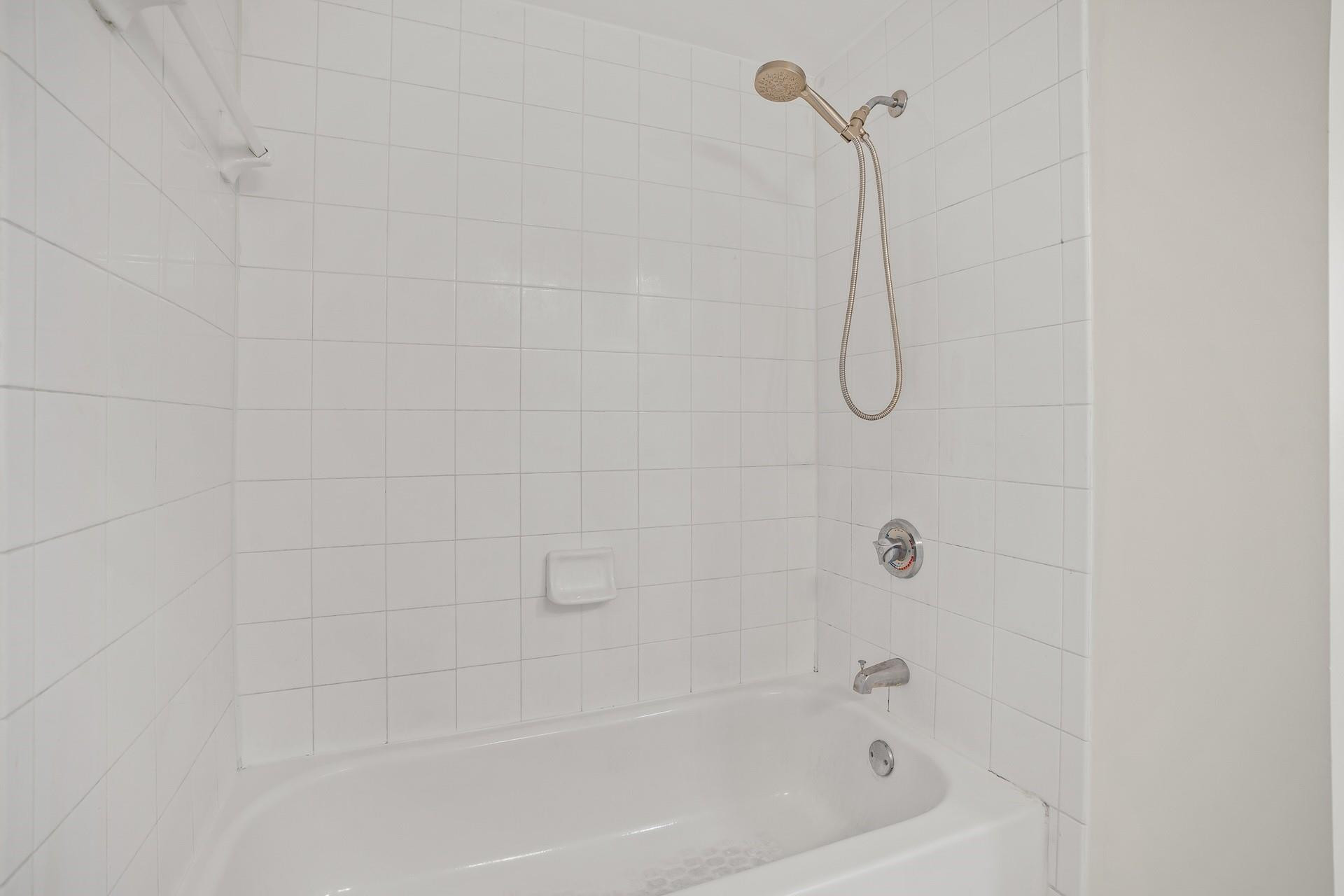 3020 NE 32nd Ave 810