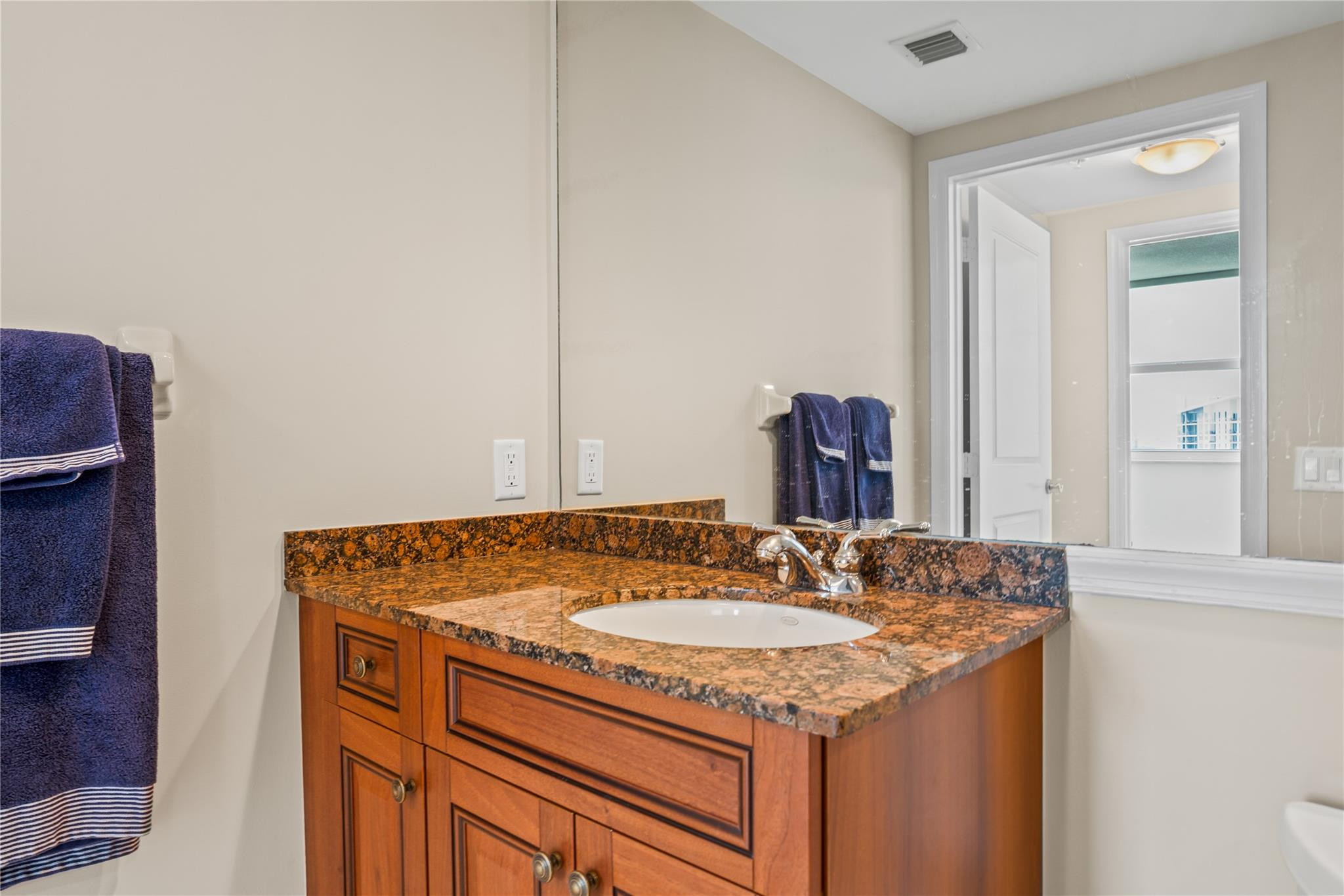 347 N New River Dr 2808