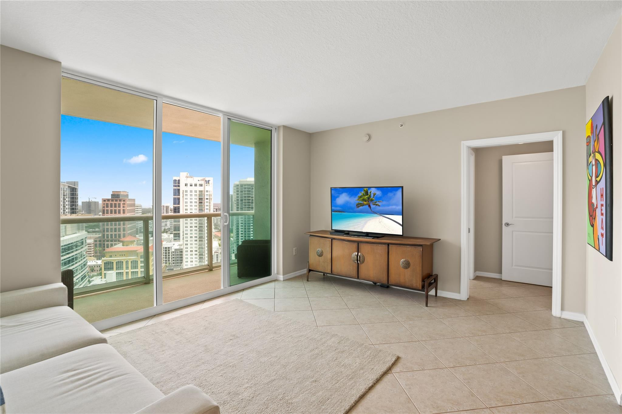 347 N New River Dr 2808